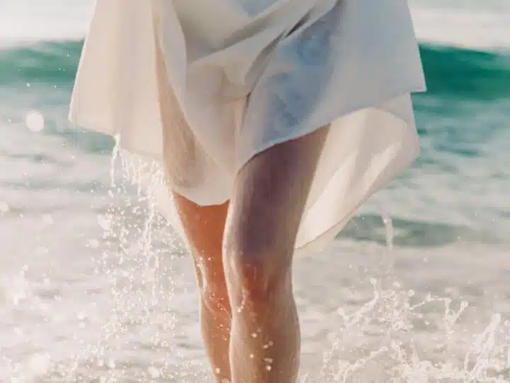 How to STOP Dresses from Riding Up (And Why It Happens) Organizing.TV